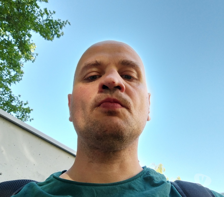 Hommes > Femmes La Louvière - Photos Vivastreet Salut David sportif je recherche une relation sérieuse
