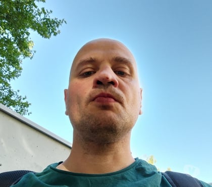 Hommes > Femmes - Photos Vivastreet Salut David sportif je recherche une relation sérieuse