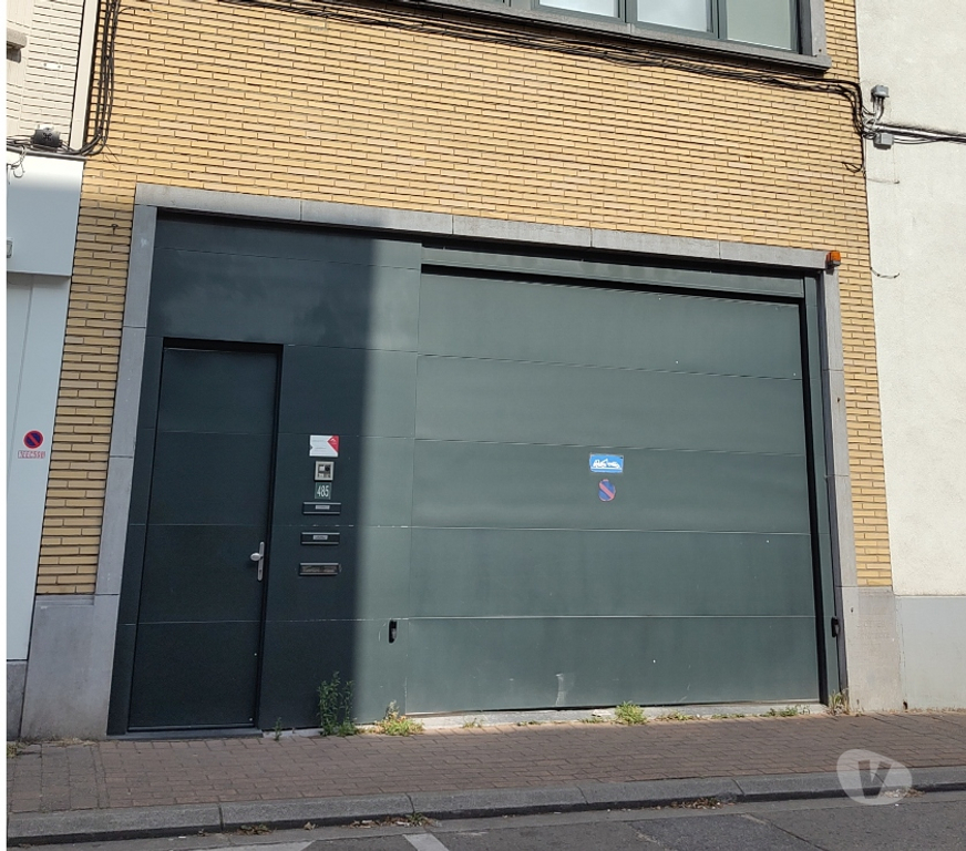 Location parking & garage Jette - Photos Vivastreet Place de parking dans le garage d'une co-propriété