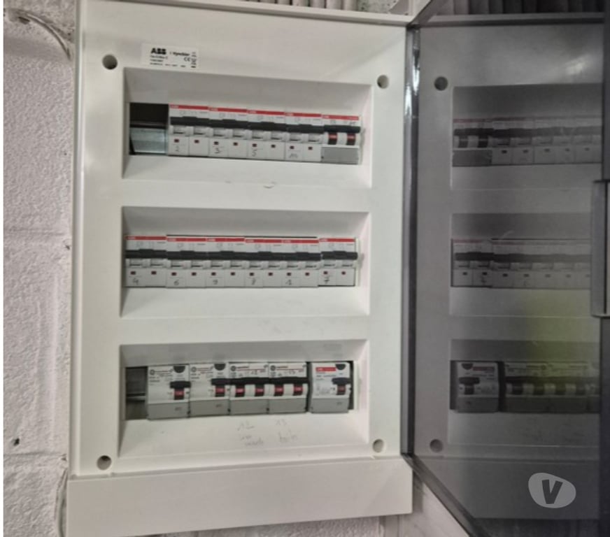 Artisans - dépannages Jette - Photos Vivastreet Electricité, plomberie et autres travaux