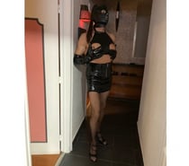 Dominatrice androgyne recherche sa boniche