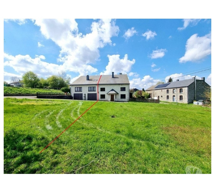 Annonce maison Baillamont - Photos Vivastreet BIEVRE centre : agréable maison à rénover avec jardin.