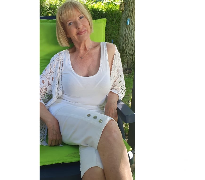 Escort Ferrières - Photos Vivastreet massage relaxant et pierres chaudes