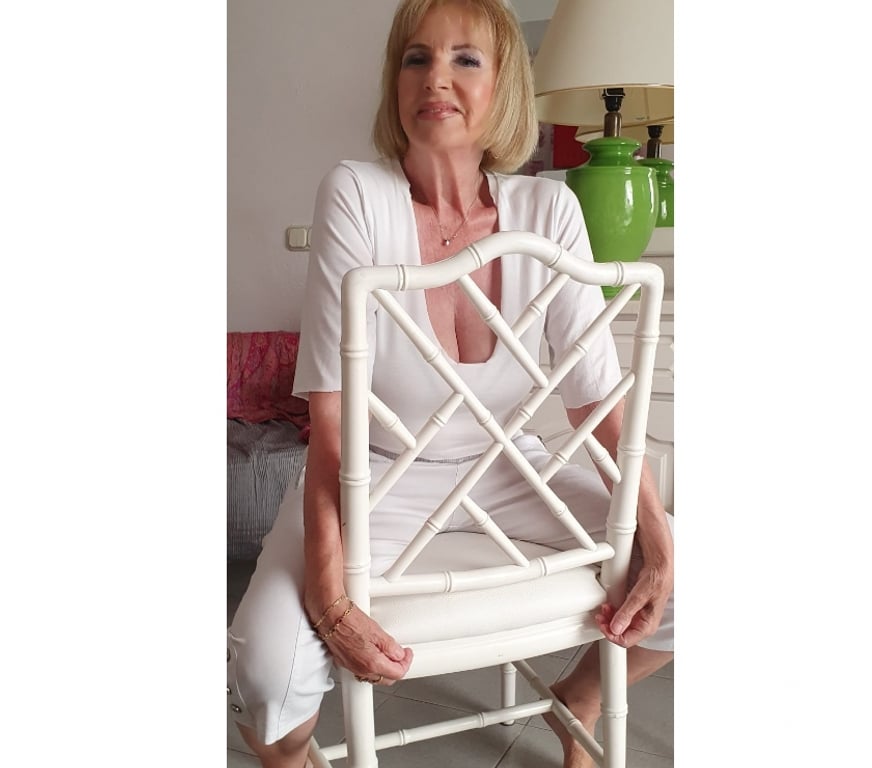 Escort Ferrières - Photos Vivastreet massage relaxant et pierres chaudes
