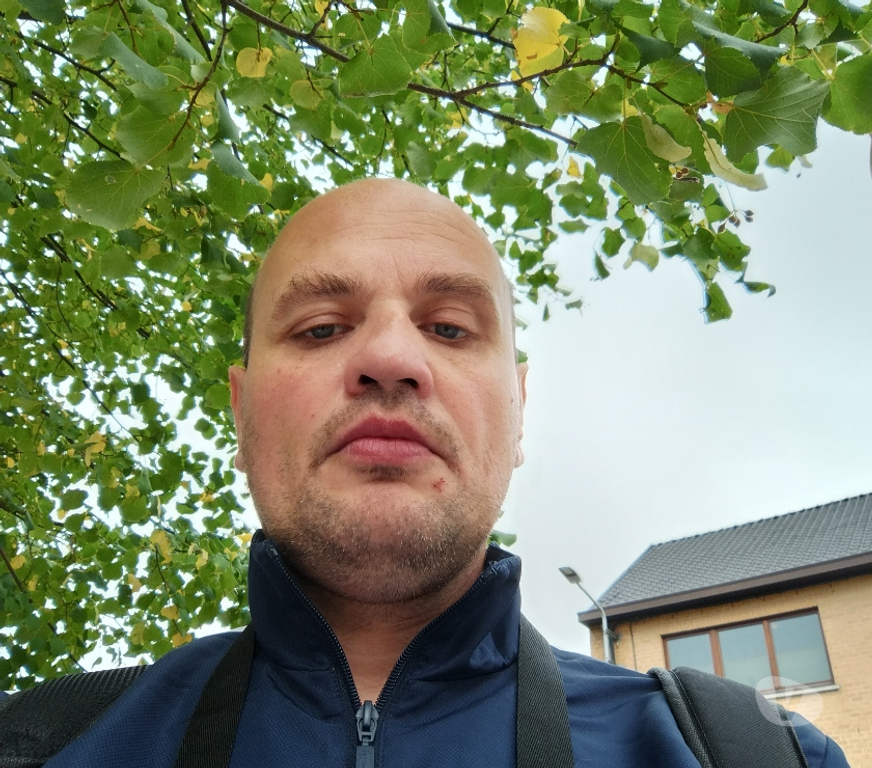 Hommes > Femmes La Louvière - Photos Vivastreet David sportif je recherche une relation sérieuse et amitié