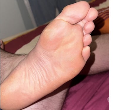Rencontre gay - Photos Vivastreet Qui pour me lécher les pieds