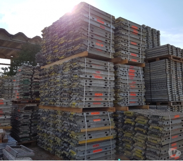 Matériel agricole Cité Administrative De L'Etat Bruxelles (Brussels) - Photos Vivastreet Plancher acier Layher 0,73m et 1,09m occasion