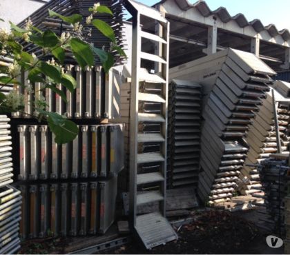 Matériel agricole Cité Administrative De L'Etat Bruxelles (Brussels) - Photos Vivastreet Tour d'escaliers d'occasion 6m Layher facadier