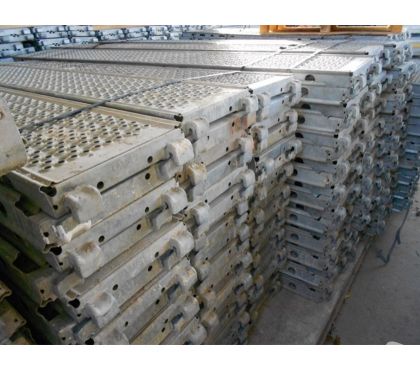 Matériel agricole Cité Administrative De L'Etat Bruxelles (Brussels) - Photos Vivastreet Echafaudage d’occasion facadier pour maçon: 100m² Layher 