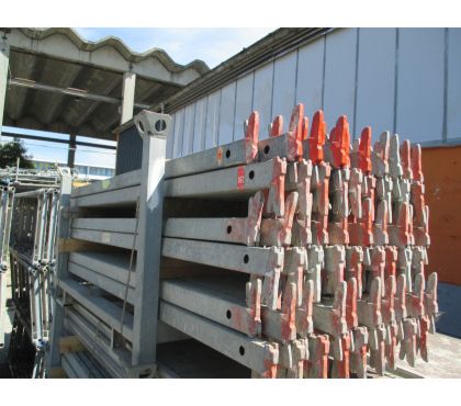 Matériel agricole Cité Administrative De L'Etat Bruxelles (Brussels) - Photos Vivastreet Echafaudage d’occasion multidirectionnel 200m²