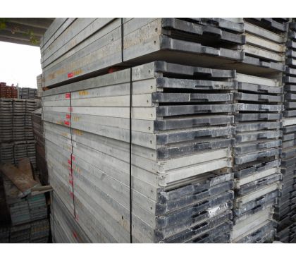 Matériel agricole Cité Administrative De L'Etat Bruxelles (Brussels) - Photos Vivastreet Echafaudage d’occasion Plettac: 309m² plateaux ALU 