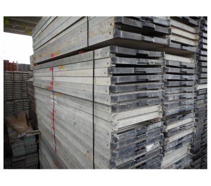 Matériel Cité Administrative De L'Etat Bruxelles (Brussels) - Photos Vivastreet Echafaudage d’occasion Plettac: 1019m² plateaux ALU 