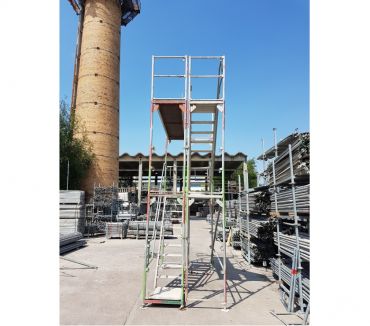 Matériel Cité Administrative De L'Etat Bruxelles (Brussels) - Photos Vivastreet Tour d'escaliers d'occasion 4m Layher facadier