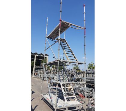 Matériel Cité Administrative De L'Etat Bruxelles (Brussels) - Photos Vivastreet Tour d’escaliers d’échafaudage d’occasion Peri 