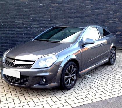 Voiture d'occasion Nord Neuville en Ferrain - 59960 - Photos Vivastreet OPEL ASTRA GTC 1.7 TD COSMO-PACK