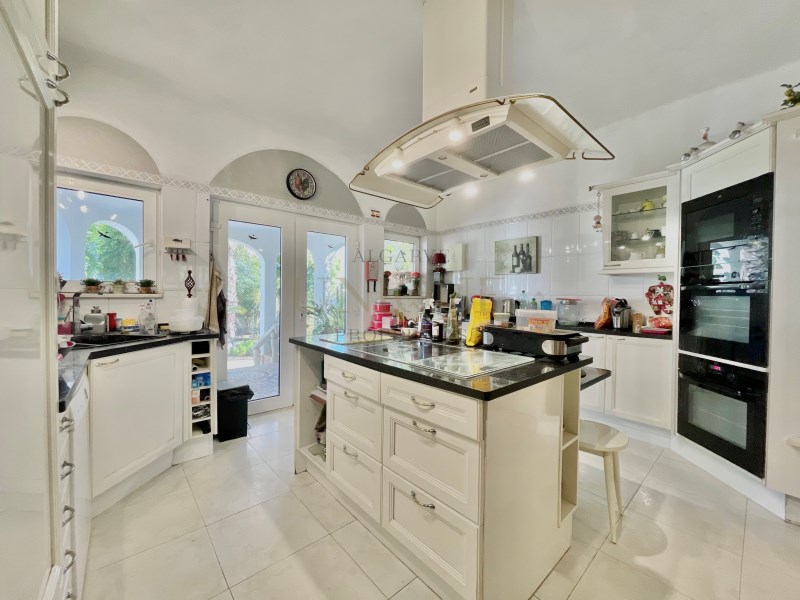 Maison à vendre - Photos Vivastreet Deux villas de plain-pied à Lagos avec piscine et jardin