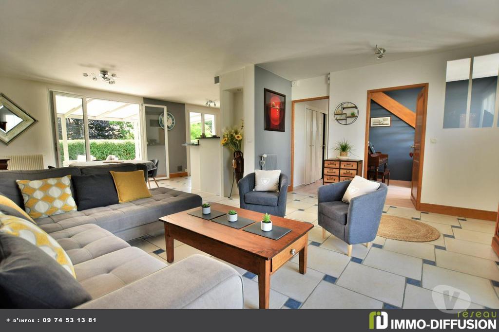 Charmante maison familiale de 170 m2 avec jardin dans un quartier résidentiel de Cholet - A découvrir sans tarder !