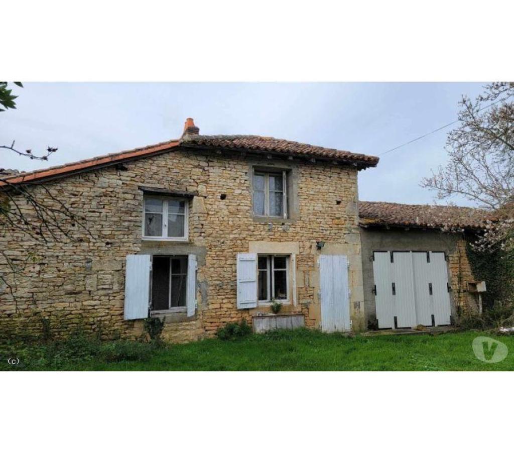 Charmante maison ancienne de 4 chambres avec jardin, à rénover, dans un environnement calme et verdoyant - À saisir!