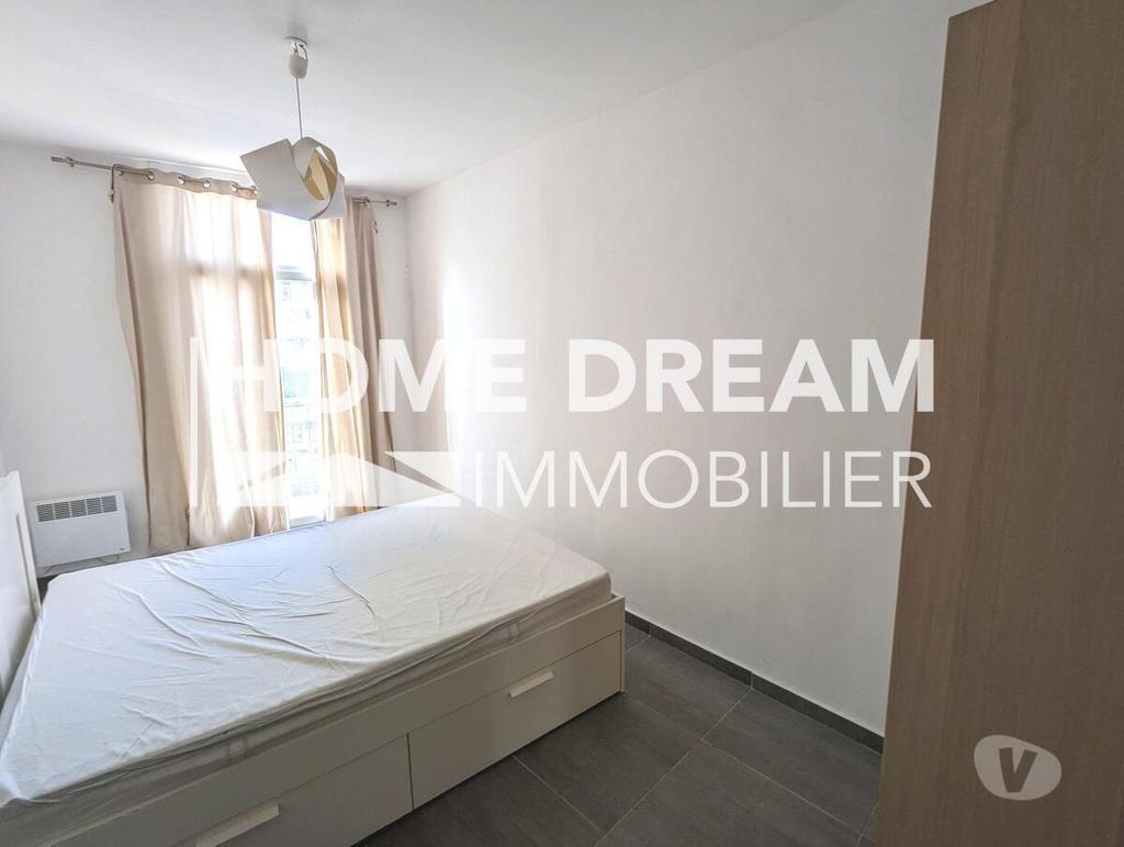 Appartement de 81 m² avec balcon dans le Centre Historique de Toulon - Opportunité rare pour investissement ou premier achat - Proche commodités et transports en commun - 136.000 Euros n