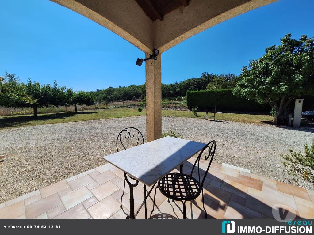 Maison de plain-pied avec accès rivière et proche commodités à Cornillon - 90m2 - 3 chambres - terrain de 1825m2 avec possibilité piscine - garage aménage