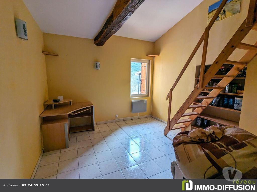 Maison en pierre avec vue imprenable et potentiel de chambres d'hôtes à Reynes