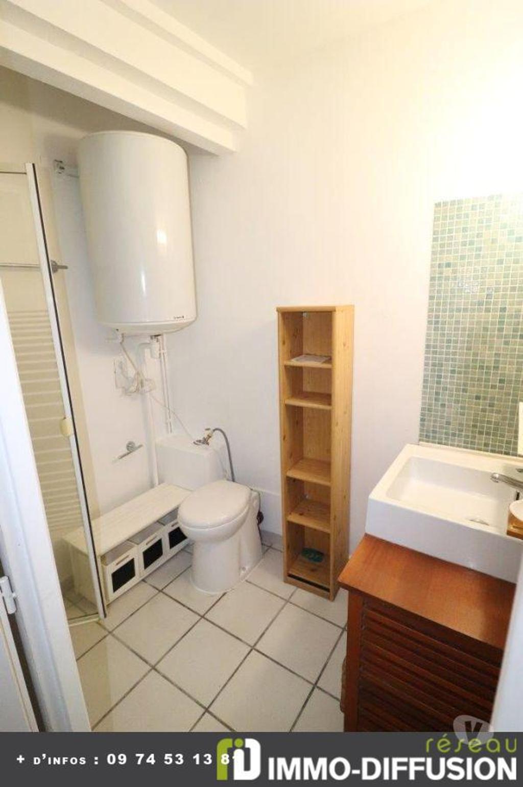 Superbe T2 rénové et meublé en plein coeur de Perpignan avec patio - 42m² - Proximité commerces - Prix : 69 000 Euros - Classe-Energie D