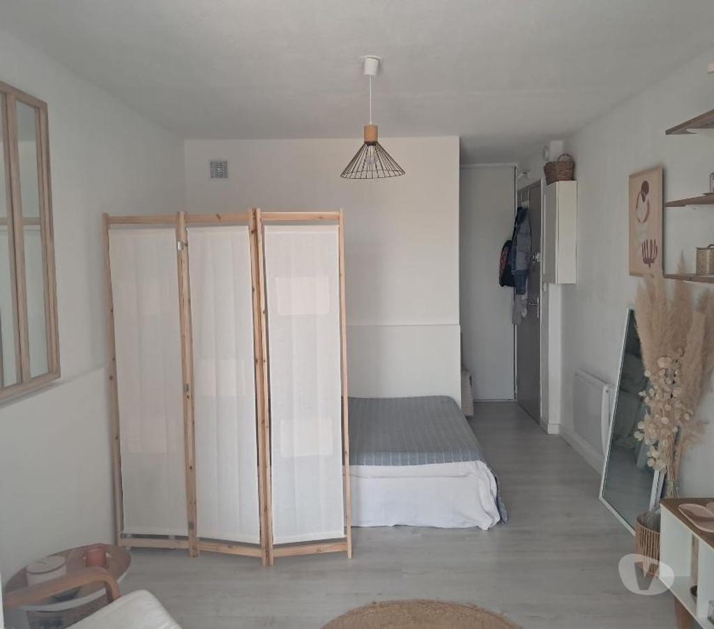 Appartements à vendre Var La Londe les Maures - 83250 - Photos Vivastreet À vendre – Charmant studio meublé de 23 m²