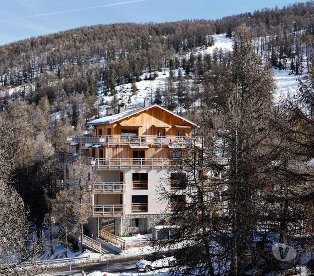 Appartements à vendre Hautes-Alpes Vars - 05560 - Photos Vivastreet Magnifique T5 neuf avec jardin