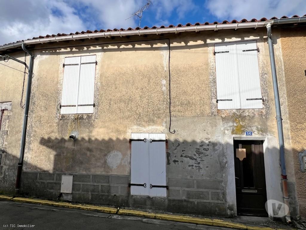 Vente Maison Charente Ruffec - 16700 - Photos Vivastreet Ruffec, Maison De Ville A Vendre Avec Jardin