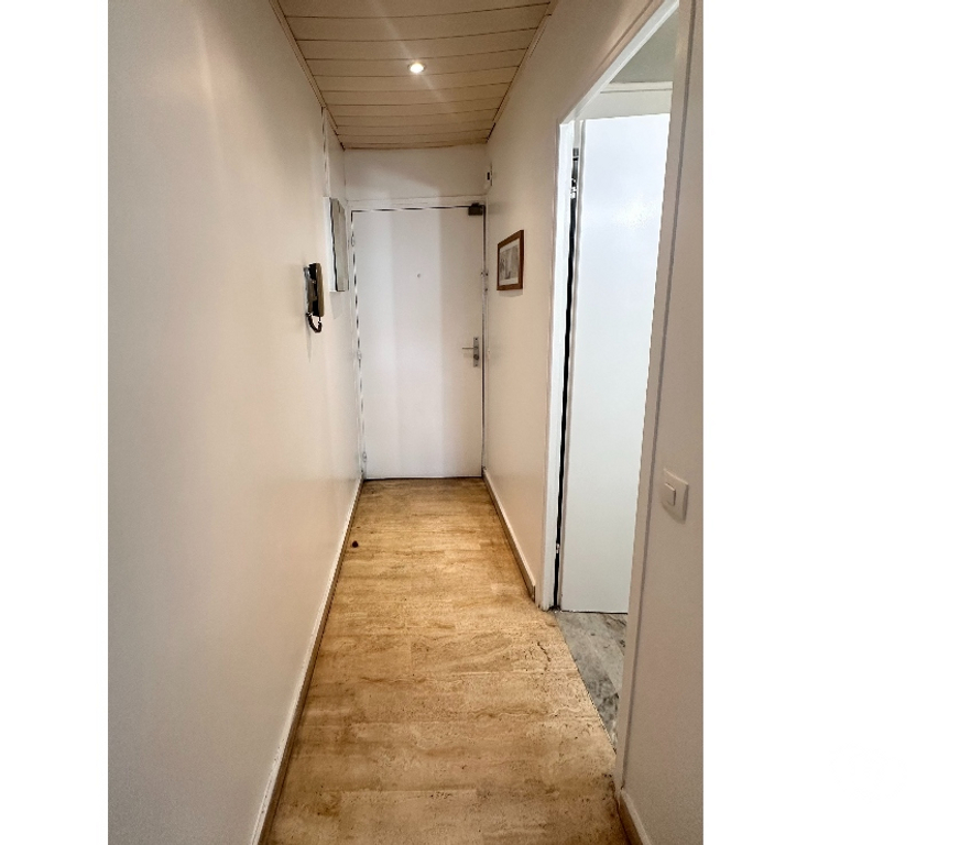 Appartement meublé Bouches-du-Rhône Marseille - Photos Vivastreet Joli studio meublé 21 m2 av du Prado au calme côté jardin