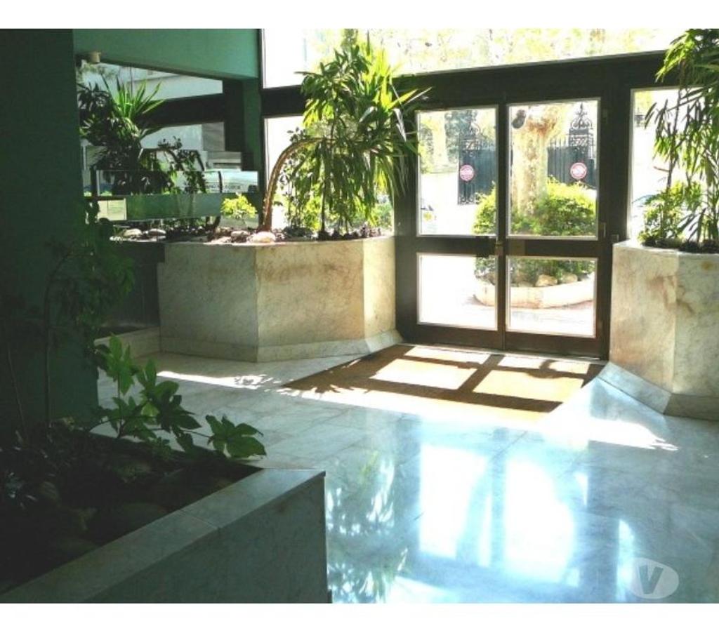 Appartement meublé Bouches-du-Rhône Marseille - Photos Vivastreet Joli studio meublé 21 m2 av du Prado au calme côté jardin