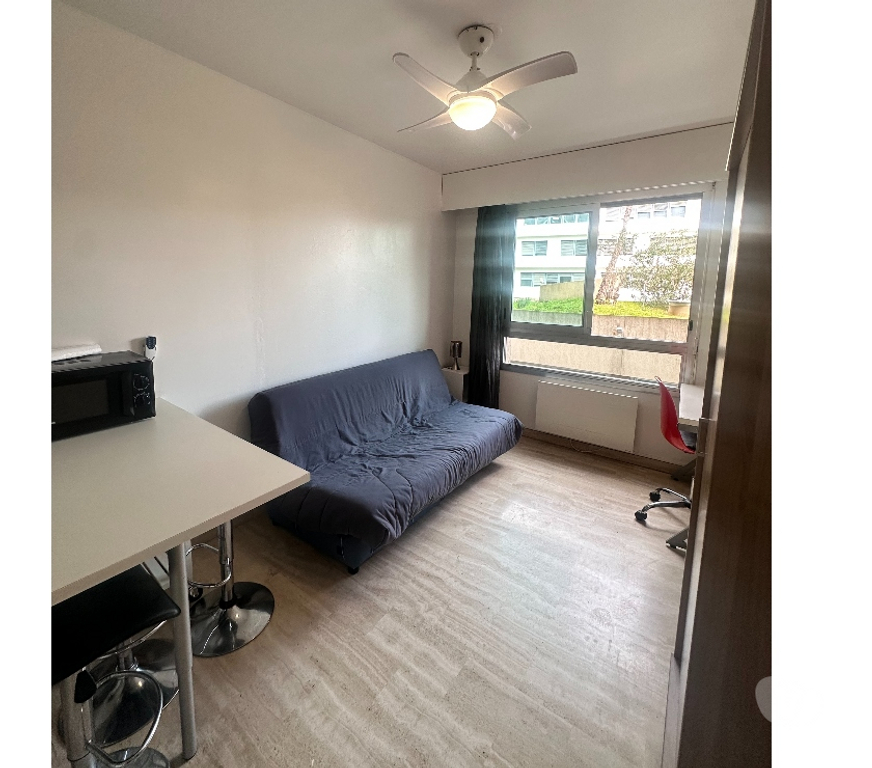 Appartement meublé Bouches-du-Rhône Marseille - Photos Vivastreet Joli studio meublé 21 m2 av du Prado au calme côté jardin