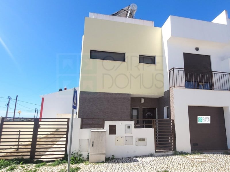 Maison à vendre - Photos Vivastreet Négociable - Villa Moderne 3 chambres avec Piscine et BBQ à 3...