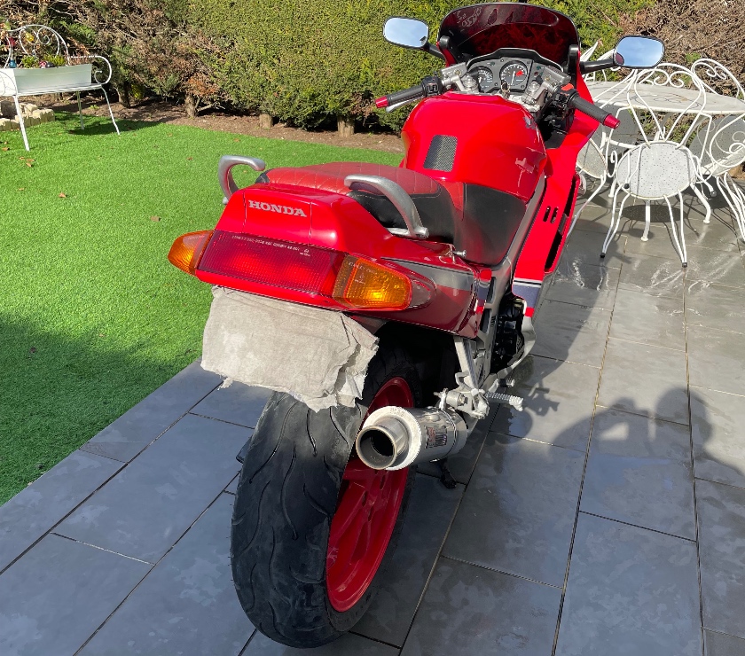 Moto d'occasion Hautes-Pyrénées Cabanac - 65350 - Photos Vivastreet Vends VFR 750 CARAT