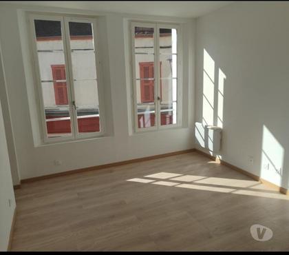 Appartement a louer Yonne Joigny - 89300 - Photos Vivastreet F2 centre ville