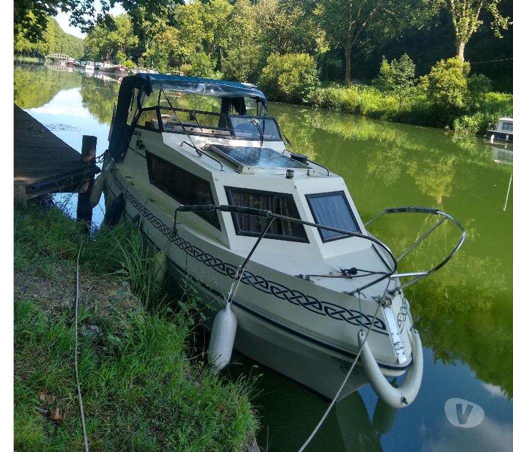 Bateaux à moteur Ain Belley - 01300 - Photos Vivastreet bateau cabine peche promenade tres equipé
