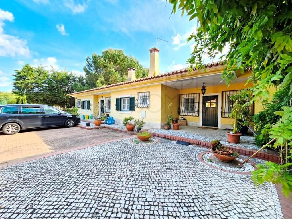Vente Maison Portugal - Photos Vivastreet Excellente villa T4 2 avec piscine, à Santo Estêvào, Benavente