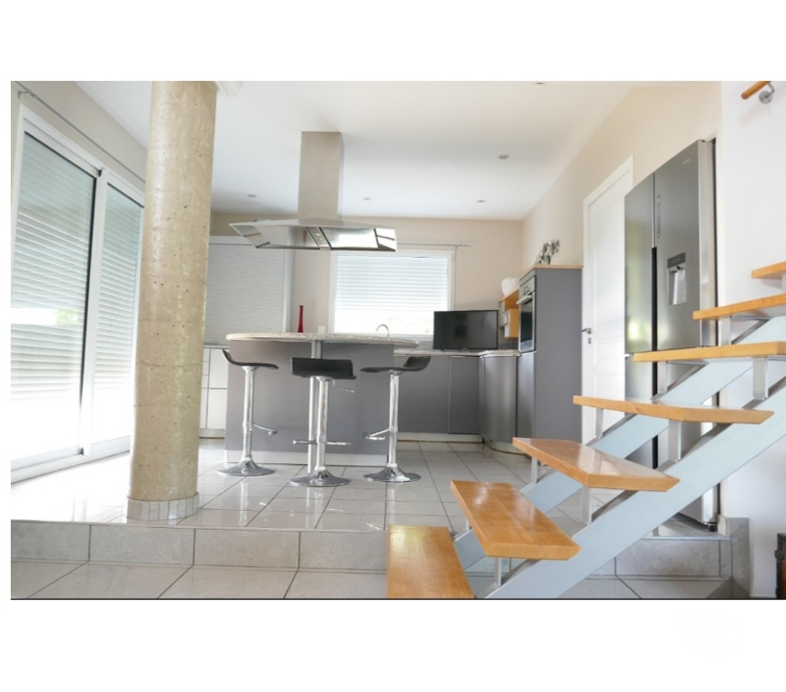 Vente Maison Loire St Etienne - Photos Vivastreet villa architecte - st Victor sur Loire- propriété prestige