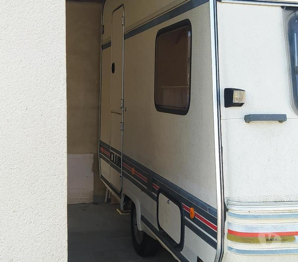 Caravane d'occasion Maine-et-Loire St Melaine sur Aubance - 49610 - Photos Vivastreet Caravane Bürstner Club