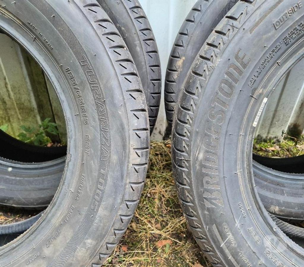 Pièces et services auto Loire St Etienne - Photos Vivastreet 4 pneus été 185 65 15 88T Bridgestone quasi-neuf