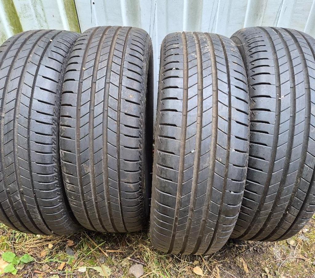Pièces et services auto Loire St Etienne - Photos Vivastreet 4 pneus été 185 65 15 88T Bridgestone quasi-neuf