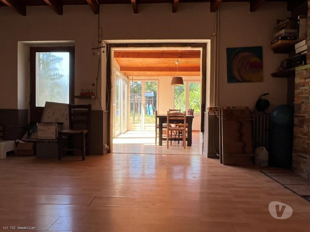 Vente Maison Charente Ruffec - 16700 - Photos Vivastreet Maison Familiale avec 4 Chambres, Jardin, Piscine et...