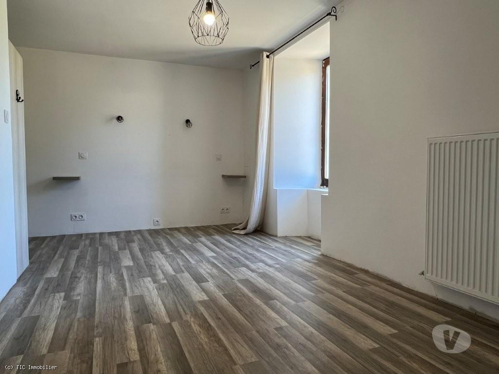 Vente Maison Charente Ruffec - 16700 - Photos Vivastreet Maison Familiale avec 4 Chambres, Jardin, Piscine et...