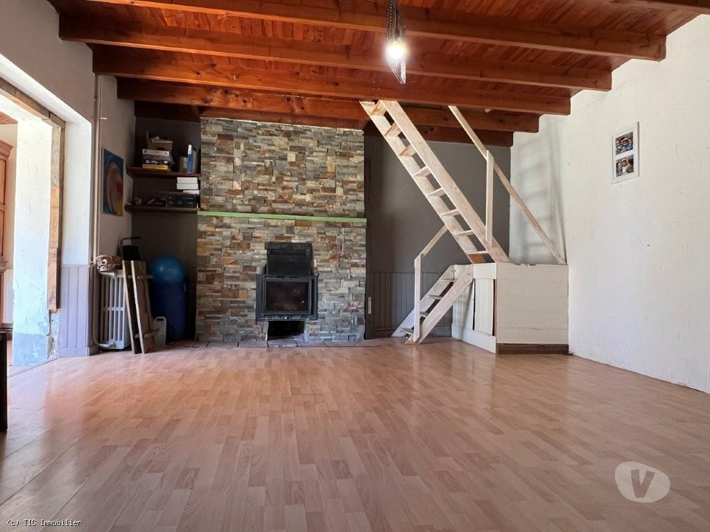 Vente Maison Charente Ruffec - 16700 - Photos Vivastreet Maison Familiale avec 4 Chambres, Jardin, Piscine et...