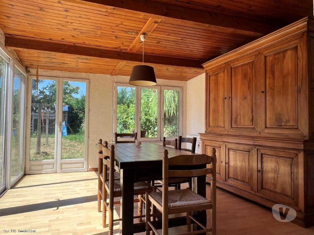 Vente Maison Charente Ruffec - 16700 - Photos Vivastreet Maison Familiale avec 4 Chambres, Jardin, Piscine et...