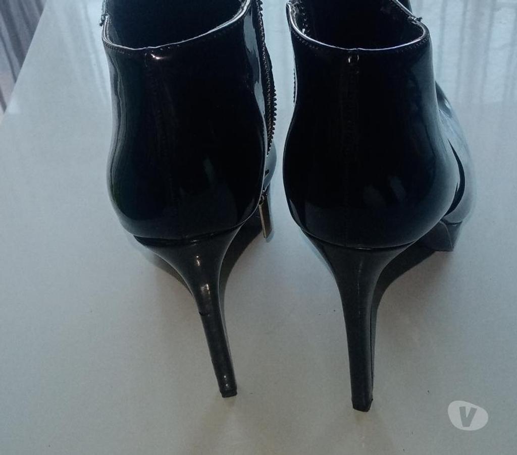 Chaussures Yvelines Velizy Villacoublay - 78140 - Photos Vivastreet BOTTINES SIMILI CUIR NOIR FEMME