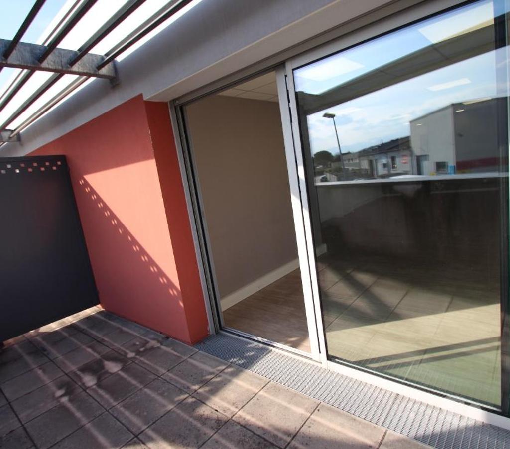 bureaux locaux Pyrénées-Atlantiques Idron Ousse Sendets - Photos Vivastreet locaux bureaux prof -1 er étage centre BOREAL .65 M2