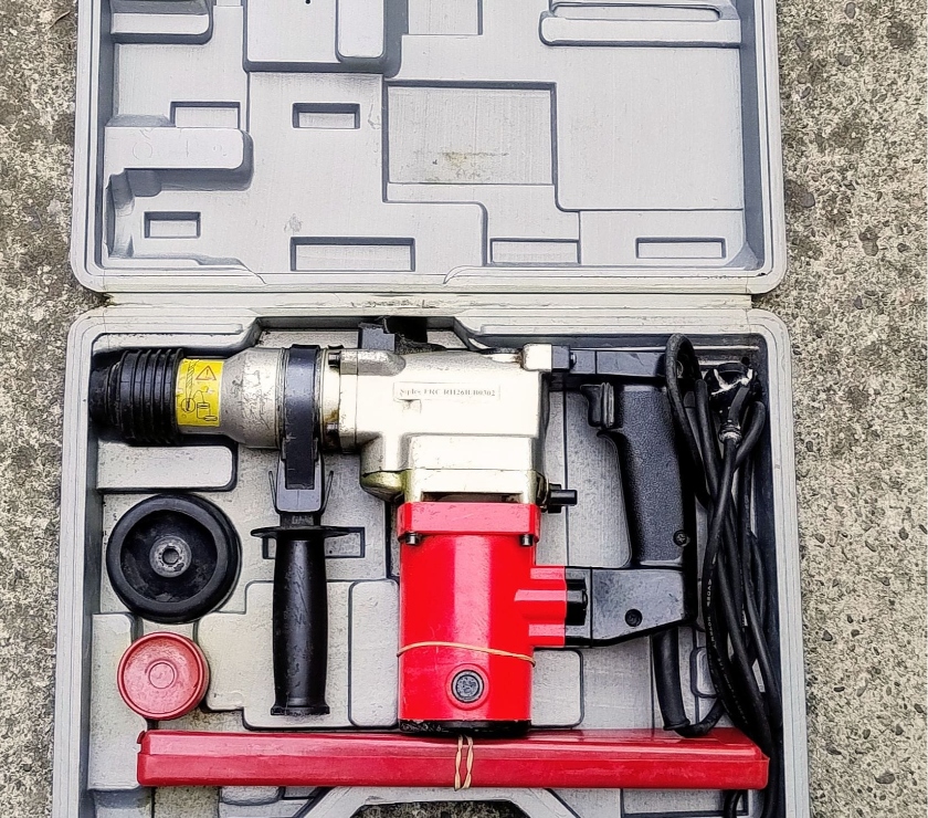 Bricolage - Jardin - Outillage Toulouse Toulouse - Photos Vivastreet Perforateur Burineur 800W -
