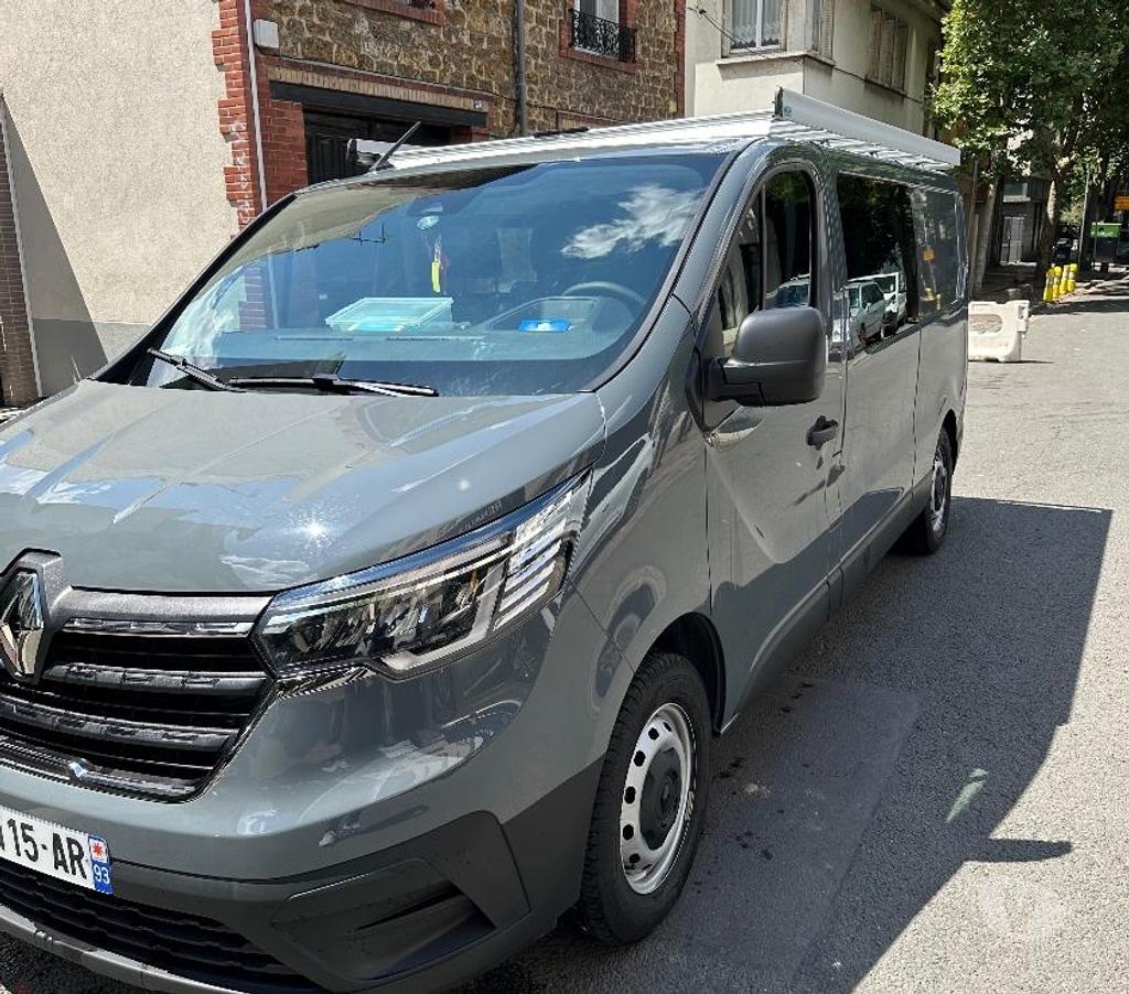 Véhicules commerciaux & utilitaires d'occasion Seine-Saint-Denis Bondy - 93140 - Photos Vivastreet Renault trafic 2024