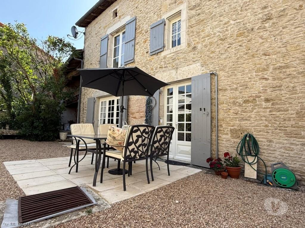 Vente Maison Charente Champagne Mouton - 16350 - Photos Vivastreet Superbe Maison de Village de 5 Chambres Près de Champagne Mouton